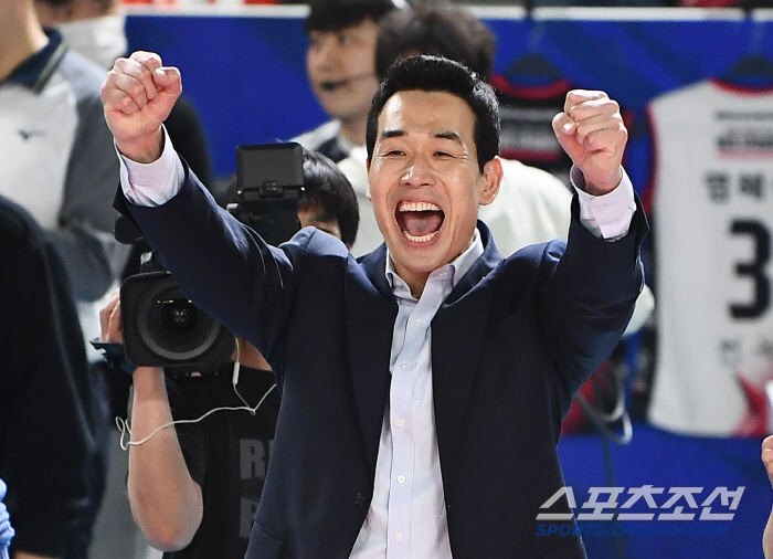 "남배도 끝났는데.. 김연경 선수 홈에서 은퇴하시죠" 반격의 서막 연 고…
