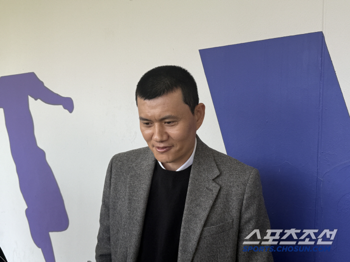 [현장인터뷰]"상무 시절 얼굴이 보이더라"...삭발로 절치부심한 정경호 …
