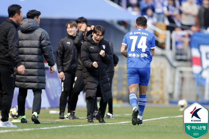 [현장인터뷰]'확신의 어퍼컷' 변성환 수원 감독, "경남전 4-0 승리로…