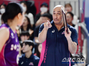 '승승→패패' 아본단자 흥국생명 감독 