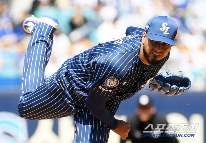 "투구수 조절해야 하는 단계였지만…" KBO 최초 대기록 도전, 사령탑도…
