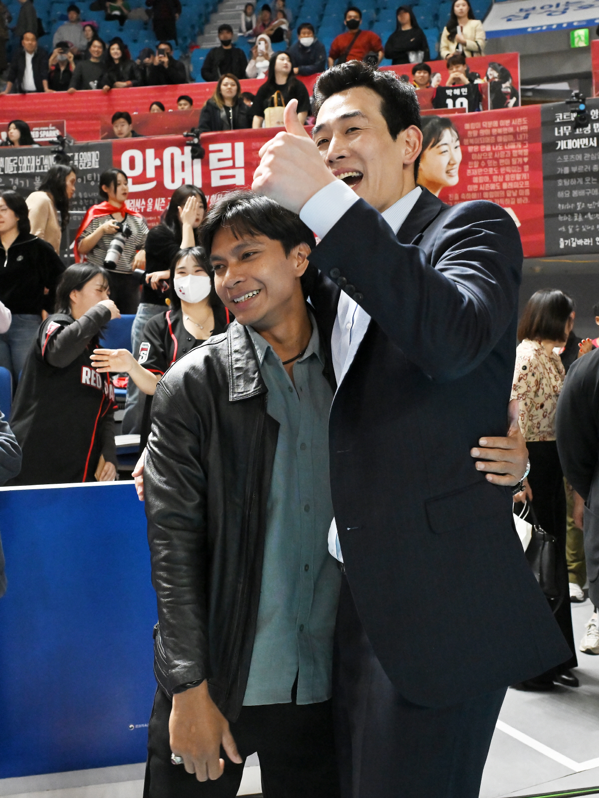 "연애할 때야?" 메가 자중해! → 남친 자랑에 '세터 언니' 눈 흘겼다