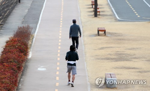 "암 생존자, 영양·신체활동 지침 지키면 사망 위험 24% 감소"
