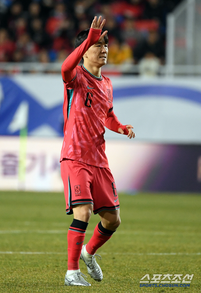韓 축구 엔진 고장났다! '대체 불가' 한국 중원 핵심, 확실한 부상 O…