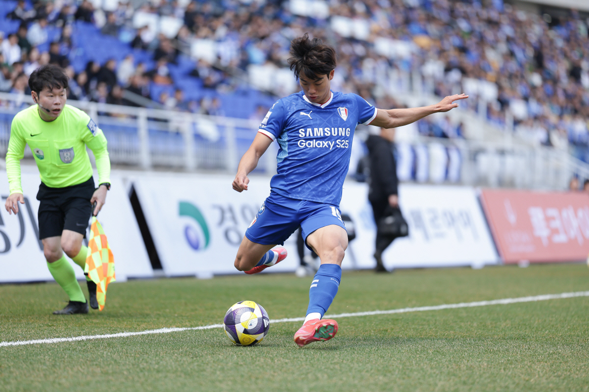 [인터뷰]삼성 축구단에 이건희가 떴다…"선대회장과 한자 뜻까지 똑같아, …