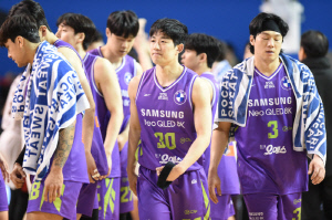 추락한 '전통의 명가' 서울 삼성 4연속 최하위, KBL 역사상 '최악의 구단' 불명예 안았다