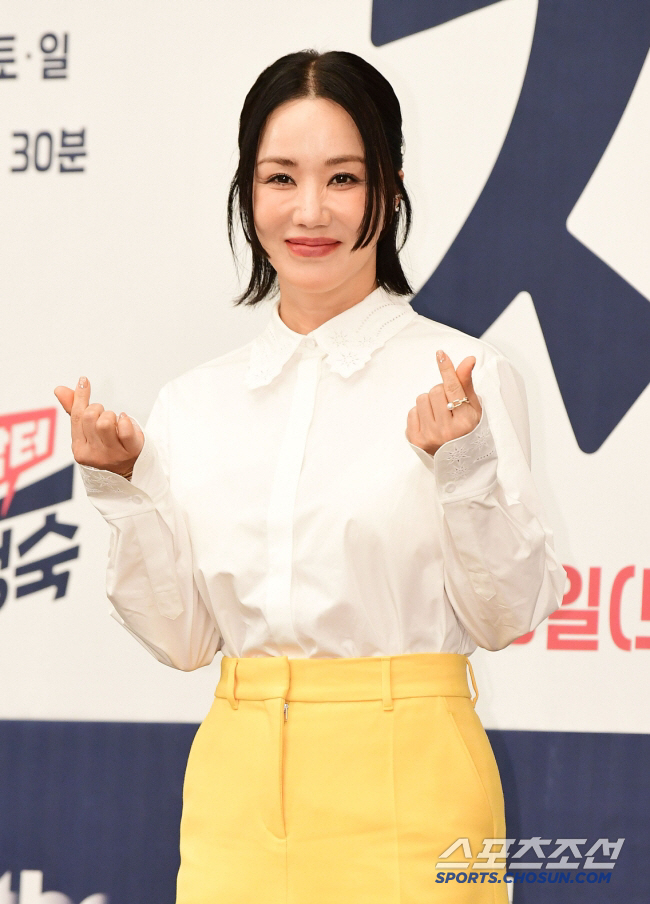 엄정화, 2년 전 걸린 코로나19 후유증이 아직도…"콧물 너무 나"