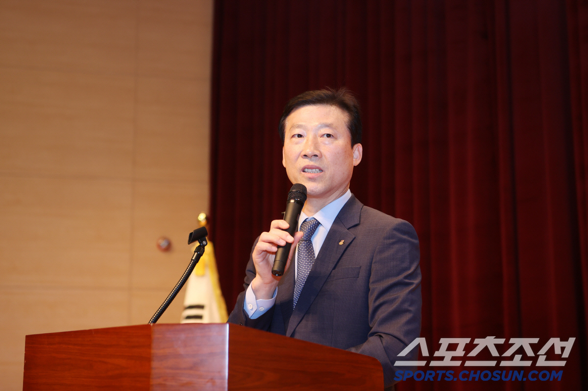 "신뢰X성장X소통의 선수촌" '탁구 레전드'김택수 진천선수촌장 취임식[오…