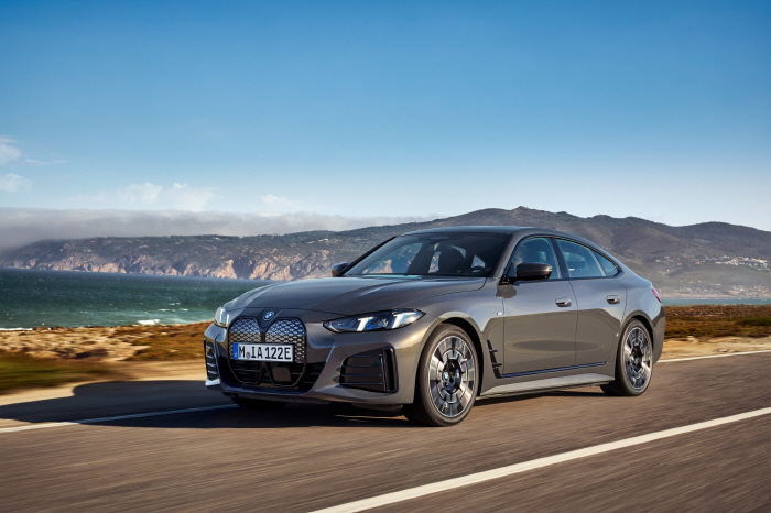 BMW 코리아, 프리미엄 순수전기차 그란 쿠페 '뉴 i4 eDrive40' 출시