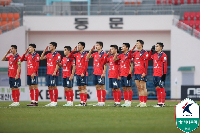 새 얼굴 훈련소 입소→핵심 선수 제대 임박…또 '과도기' 앞둔 김천 상무…