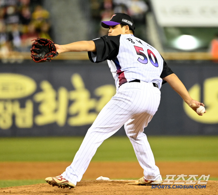149km로 삼자범퇴→삼자범퇴. 52억 FA 마무리의 깔끔한 이적 신고.…