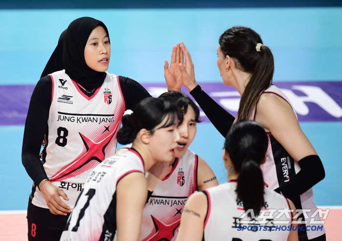 하늘이 김연경에게 우승을 허락했다. '역대급 챔프전' 흥국생명 3대2 승…