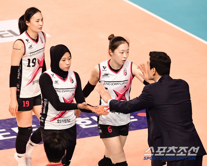 하늘이 김연경에게 우승을 허락했다. '역대급 챔프전' 흥국생명 3대2 승…