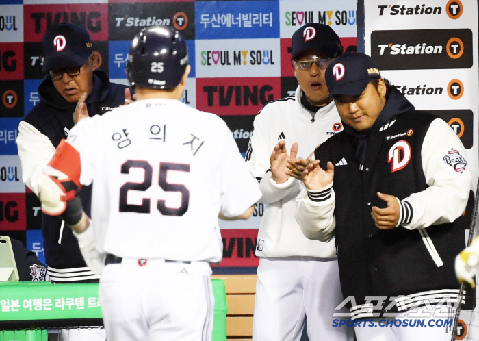 '이게 바로 허슬두' 잠실이 열광했다! '김기연 끝내기' 두산, 2연승 행진…한화 10패 선착 [잠실 리뷰]