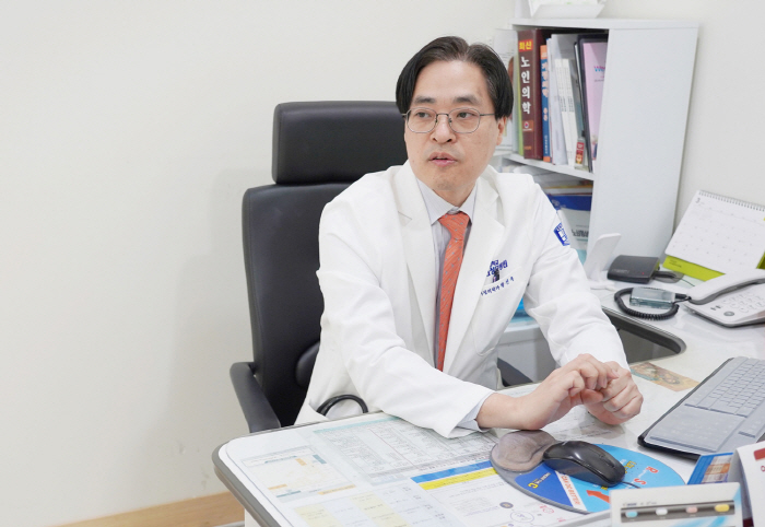 [헬스가이드-건강한 노화] 단백질·불포화 지방산 섭취 늘려야…저항성운동·…