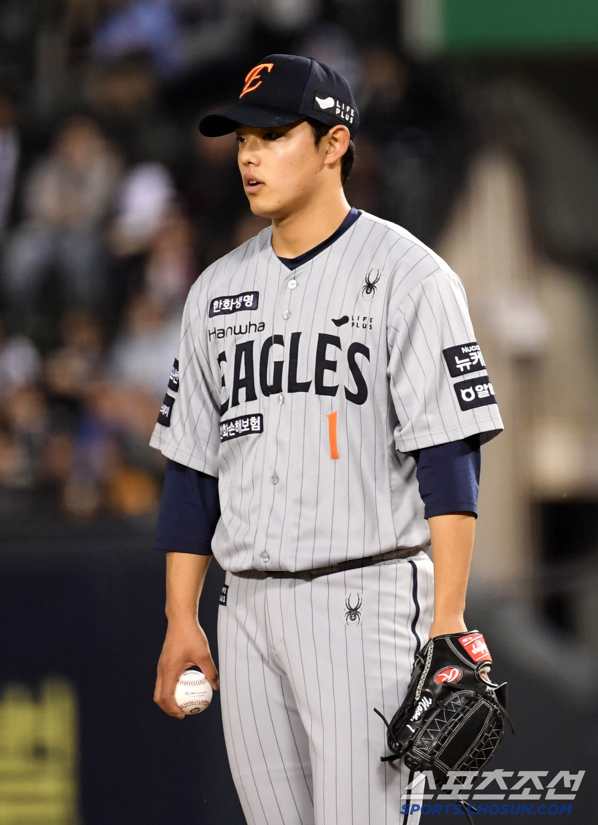 황당 실책에 159km 강속구도 무용지물, 간신히 패전 면한 문동주...…