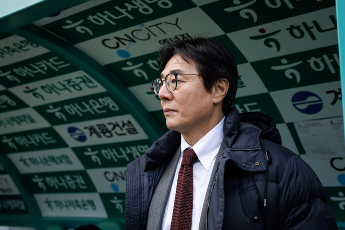 대전 선두 이끈 황선홍 감독, 2025시즌 첫 'flex 이달의 감독상' 수상
