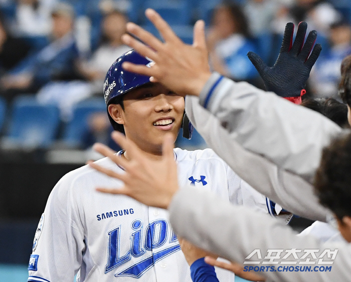 '이럴수가.' 홈런 1위 삼성. 19개 모두를 '라팍'에서만 쳤다니...…