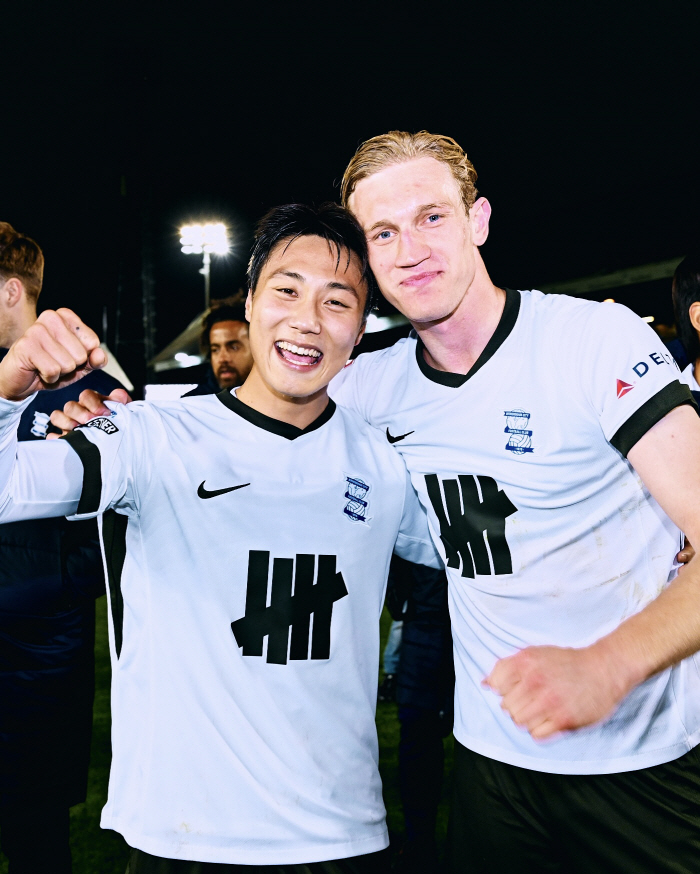 [오피셜]대한민국 축구 '중원의 사령관' EPL 진출 임박…한 시즌만 승격 확정→압도적 시즌 보냈다