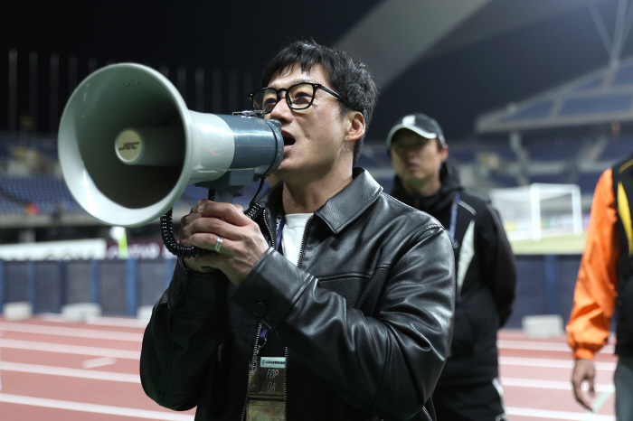 "42일 만에 '지각' 조각" 정몽규 회장, KFA 새 집행부…박항서, …