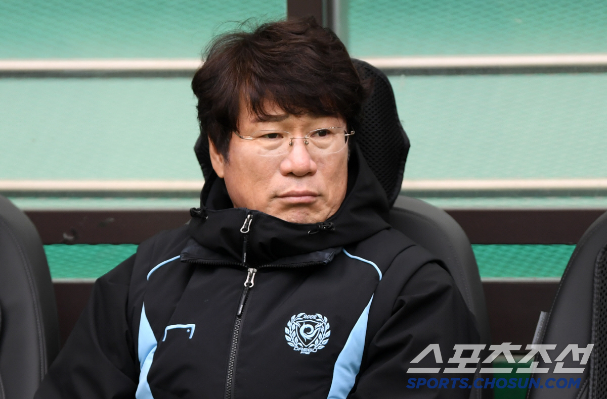 박창현 대구 감독 "스리백 복귀? 실패 인정하는거 같아서...젊은 선수들…