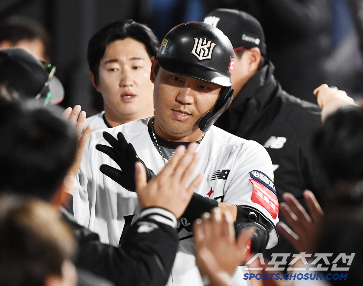 역시 많이 써야 돼! 박영현 연투 세이브! → KT, 4-1 NC 제압하…