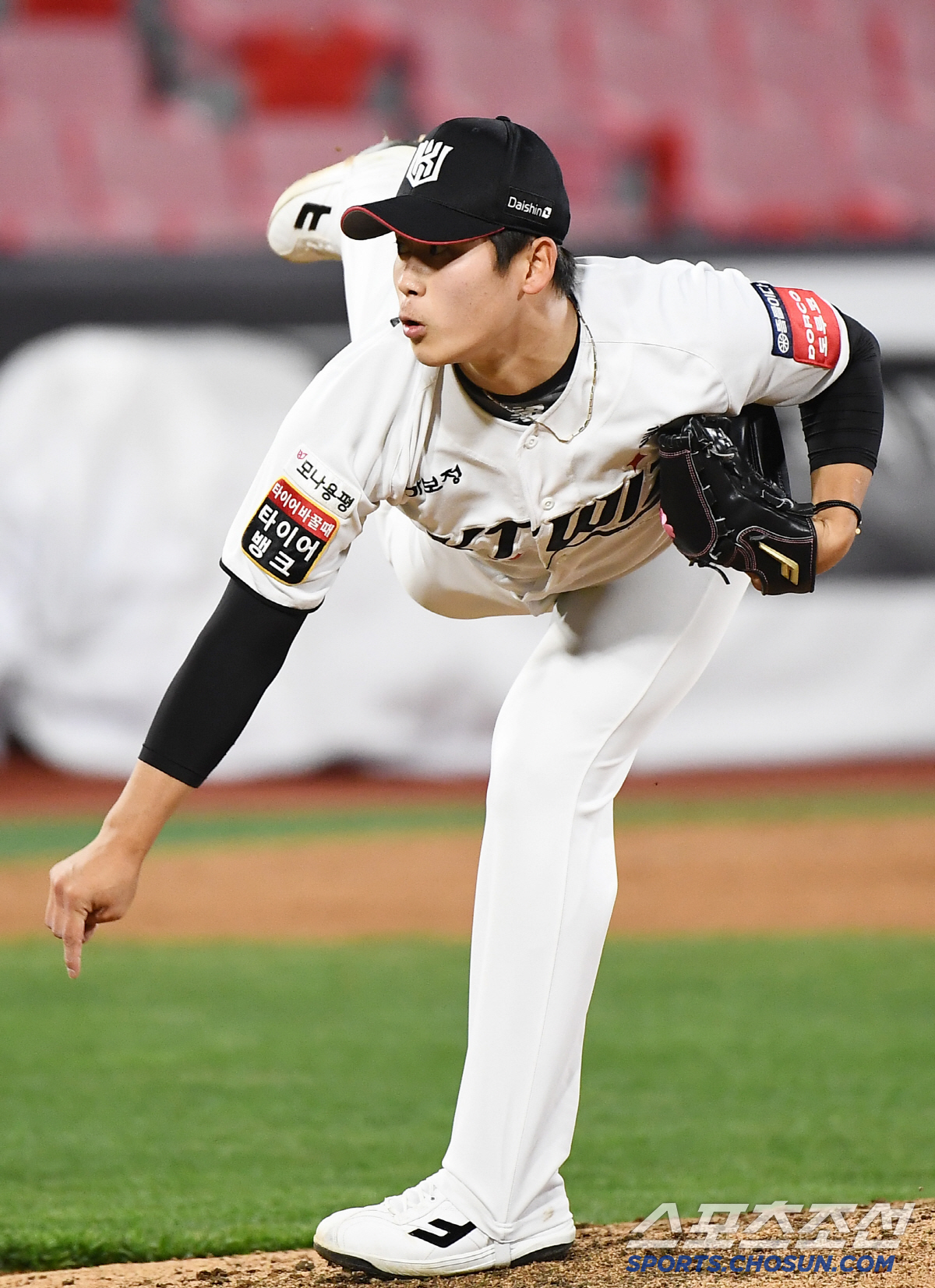 역시 많이 써야 돼! 박영현 연투 세이브! → KT, 4-1 NC 제압하…