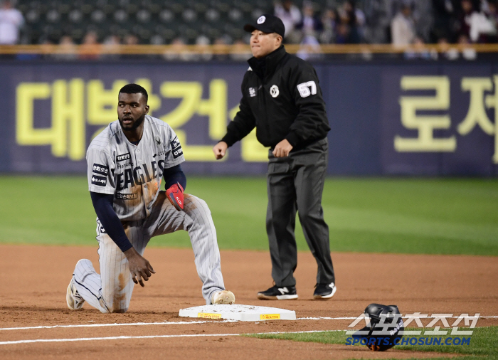 NYY 최고 유망주 맞네…3루 전력 질주에 연패가 끝났다, 실책→주루사 …