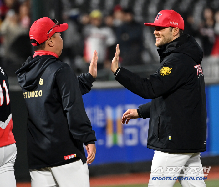 '10안타+1점' 변비야구 → 치명적 실수까지…롯데 승리의 조건, 선발이…