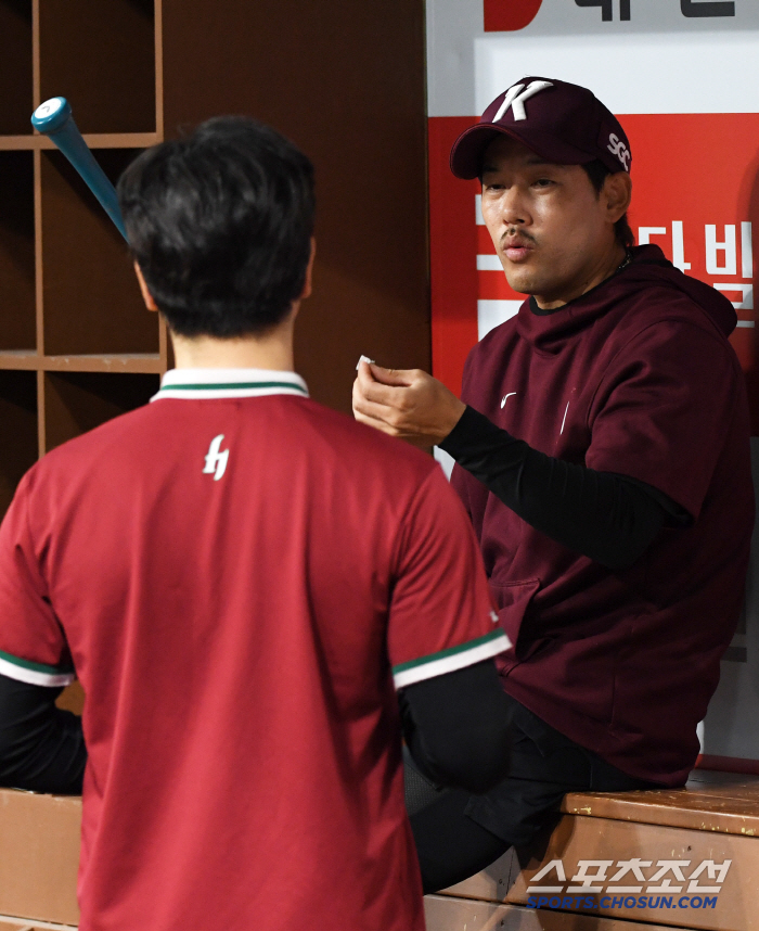 '거포 유망주 깨운 한마디' 답답한 마음에 이용규 찾은 박주홍...바로 …