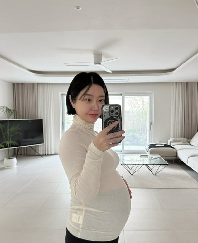 “9kg 늘고, 숨차지만 행복해” 쌍둥이 임신 25주차 근황 전한 레이디제인