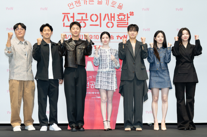 '언슬전', 의료파업 사태 속 공개..신원호 PD "처분을 기다리겠다"