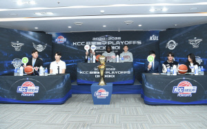 [KBL 미디어데이] PO 6강 전망 '홍삼먹고 참새' 과감한 출사표 X펙터는. 6강 사령탑, 에이스들의  유머섞인 신경전