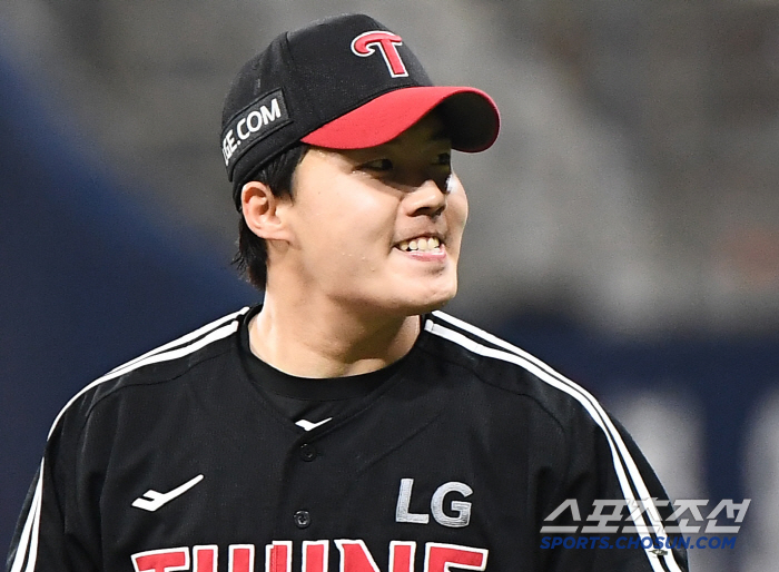 97km 커브로 이렇게 잘 던지면, 40까지 야구하겠네..."전 정말 세…