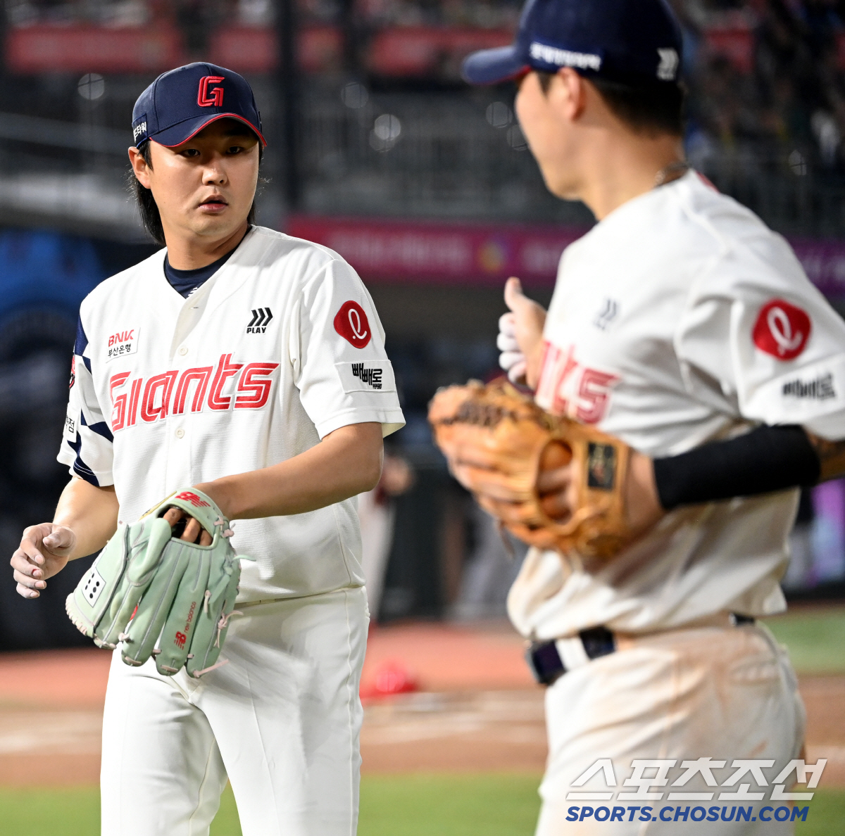 '3볼→슬라이더 3개로 헛스윙 삼진' 패전 아픔 씻은 뜨거운 포효, 1이…
