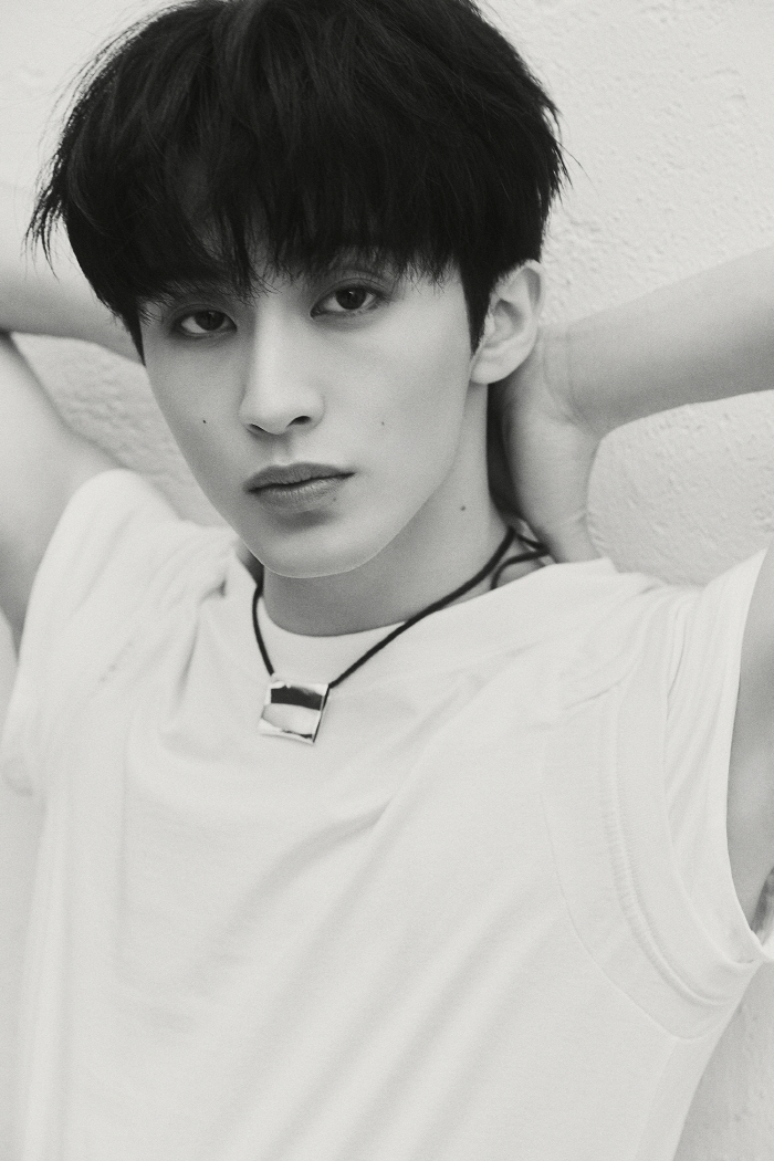 NCT 마크 첫 솔로앨범에 외신들도 감탄…"자서전 같은 걸작"