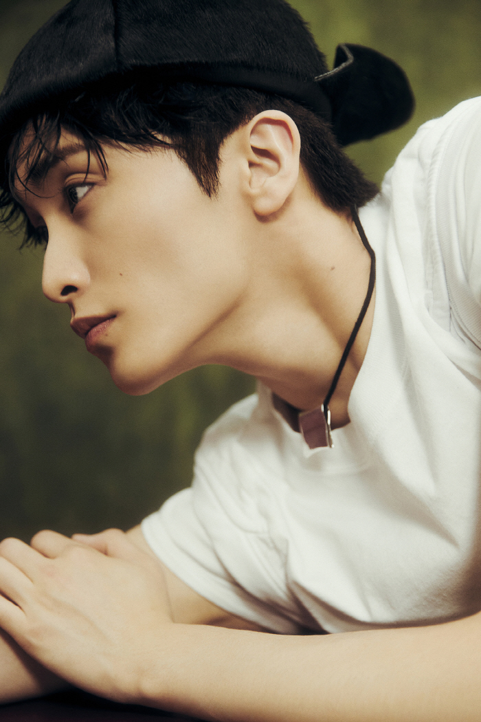 NCT 마크 첫 솔로앨범에 외신들도 감탄…"자서전 같은 걸작"