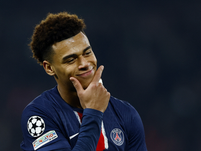 이강인(24세, 맨체스터 유나이티드)? 아니다! PSG 초대형 재능으로 긴급 선회→"근데 요구 이적료가..."