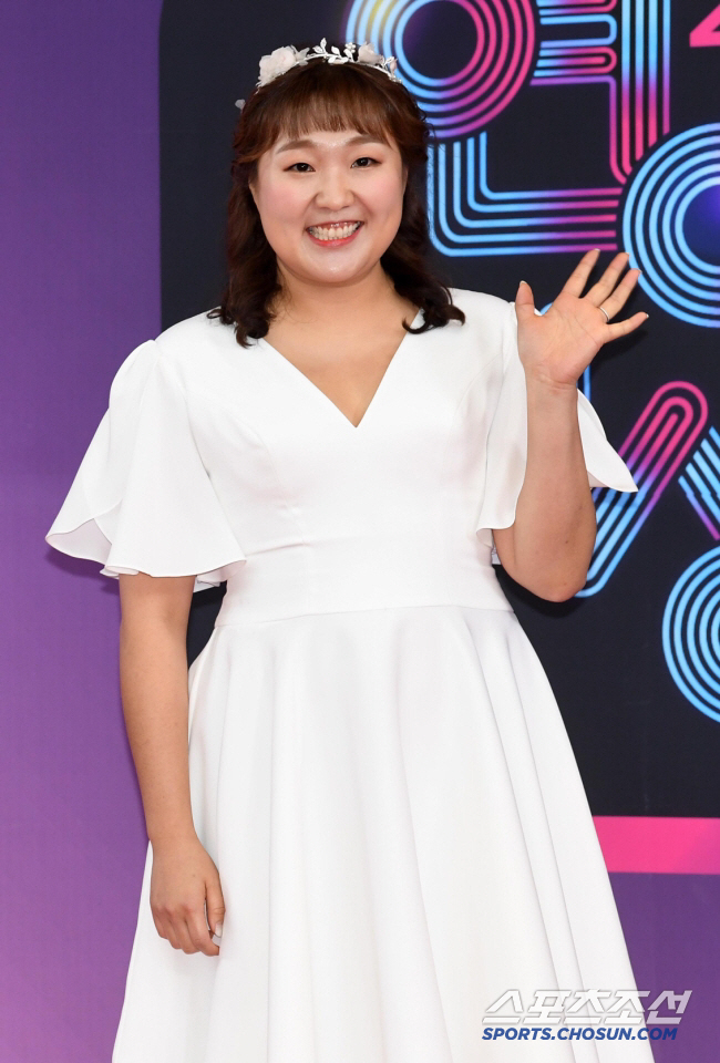 이수지, 악플에 택시서 눈물 쏟았다..."기사님이 대통령도 욕 먹는다고" ('두데')