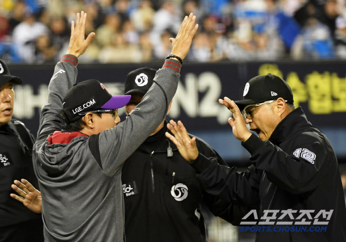 '1:0→1:2→5:2' 퇴장 염갈량의 억울함 65억 애제자가 스리런포로…