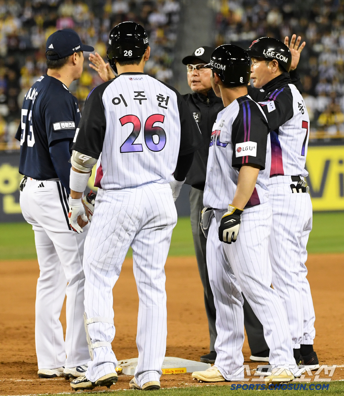 염갈량 '배치기' 퇴장 사태의 이유... "페어를 파울로 정정"vs"플레…