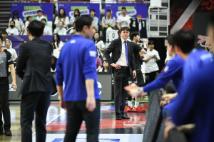 6강 PO 패배로 시작한 프로농구 kt 송영진 감독 
