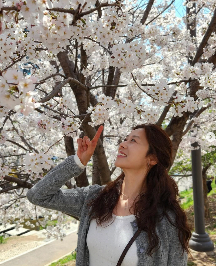 '강경준♥' 장신영, 기다림 끝에 마침내 봄..걱정 근심 잊고 해사한 미소