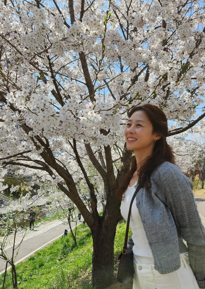 '강경준♥' 장신영, 기다림 끝에 마침내 봄..걱정 근심 잊고 해사한 미…