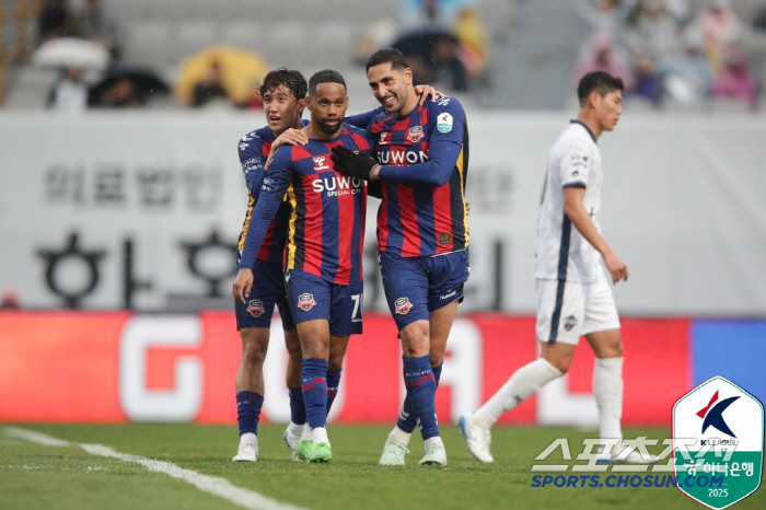 "이현용의 기적 극장골,마침내 첫승!" 수원FC,김천 상무에 3대2감격승…