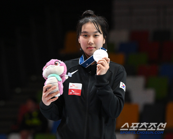 "SKT후원의 힘,10대들도 펄펄" '女플뢰레 희망'조주현,세계유소년펜싱…