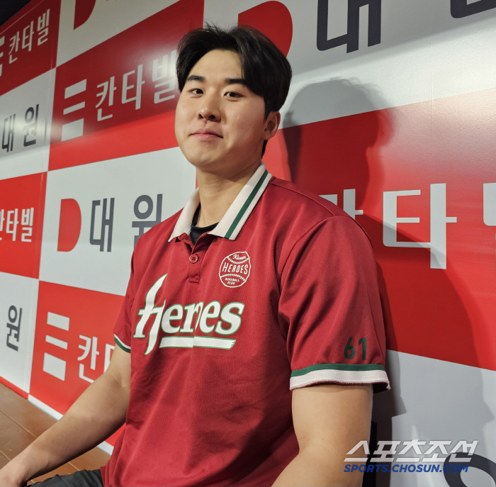 '9억팔'의 기구했던 야구 인생...이제는 군대다 "매년 똑같은 말씀만 드렸는데..."