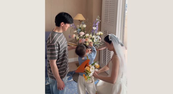 윤승아♥김무열, 결혼 10주년 서프라이즈..명품 시계 선물 '감동' ('…