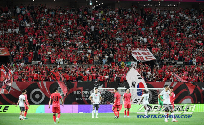 한국 축구 반등 노력, 결국 팬심 없인 물거품…"모두의 꿈, 함께 응원하…