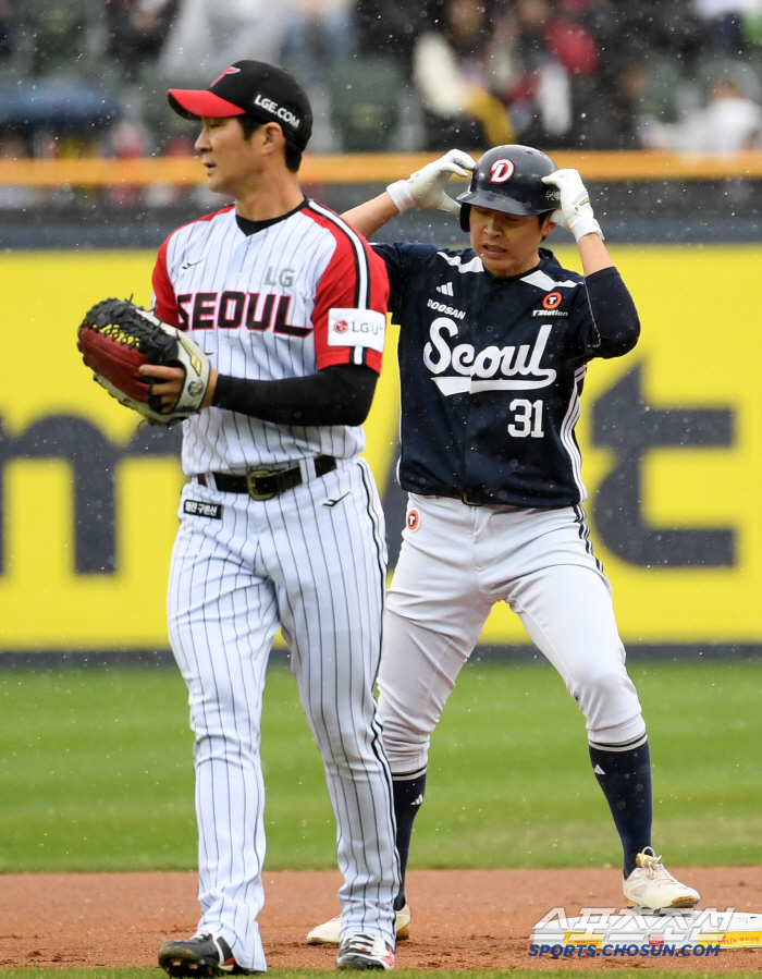 LG, 두산전 0-7 벌어지자.. 4회부터 오지환·박동원·오스틴 빼줬다 [잠실 현장]